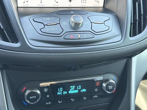 Used 2016 Ford Escape SE w/ Equipment Group 201A FWD image 17