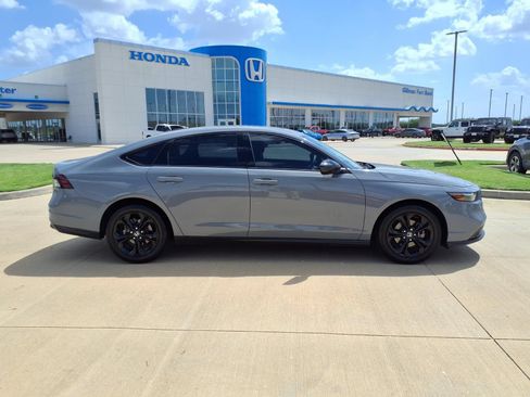 Used 2025 Honda Accord SE image 8