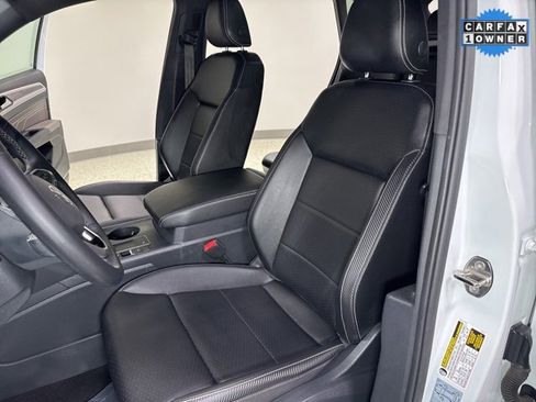 Used 2021 Volkswagen Atlas Cross Sport SE w/ Panoramic Sunroof Package image 13