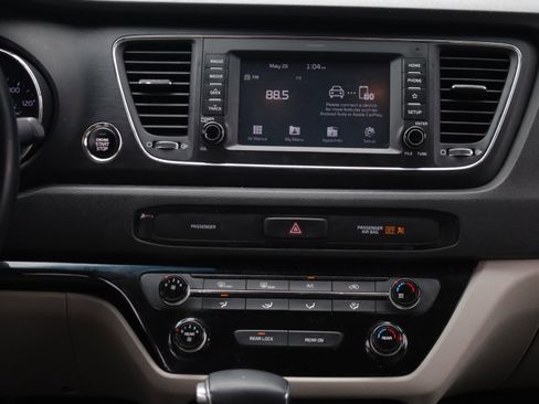 Used 2019 Kia Sedona EX FWD image 6