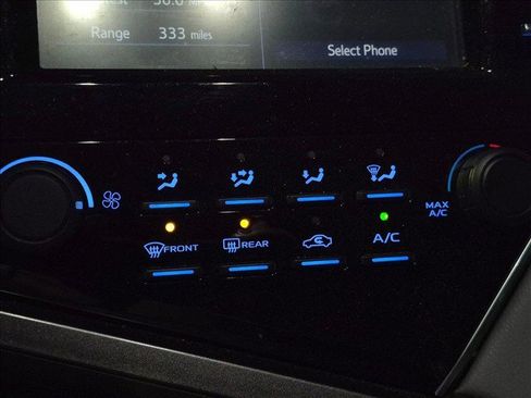 Used 2018 Toyota Camry FWD image 20