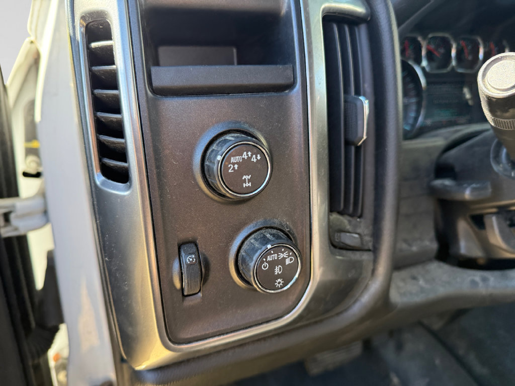 Used 2017 Chevrolet Silverado 1500 LT w/ All Star Edition AWD/4WD image 18
