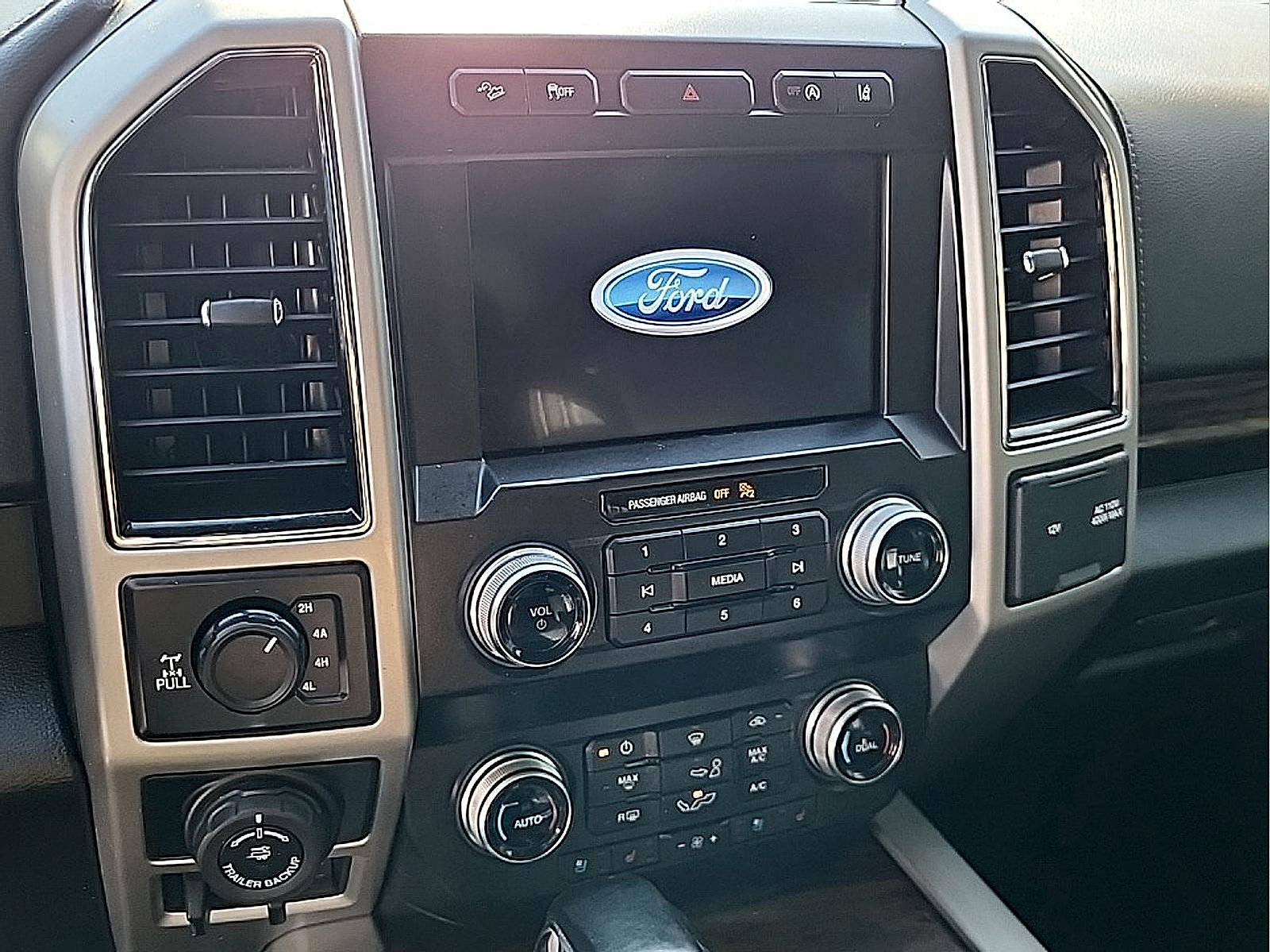 Used 2020 Ford F150 Lariat w/ Equipment Group 502A Luxury AWD/4WD image 22
