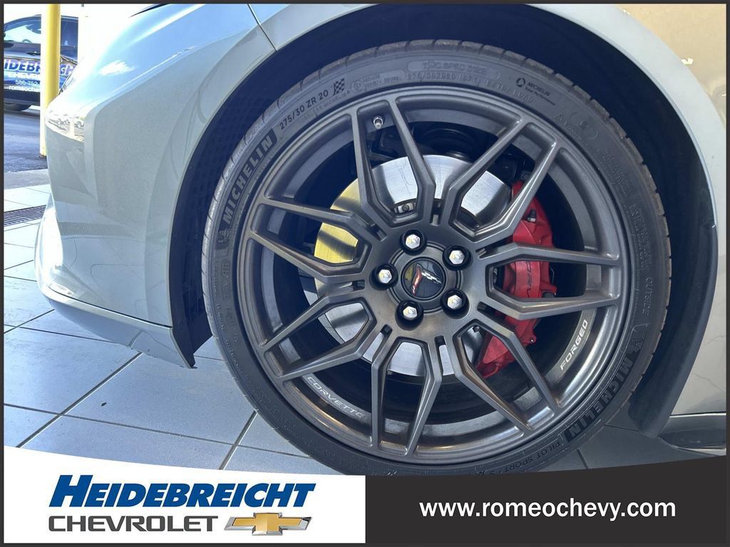 Used 2023 Chevrolet Corvette Z06 w/ Stealth Interior Trim Package RWD image 7