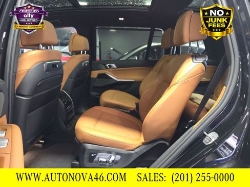 Used 2023 BMW X7 xDrive40i w/ M Sport Package image 7