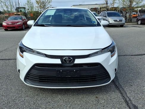Used 2023 Toyota Corolla LE w/ LE Convenience Package image 10