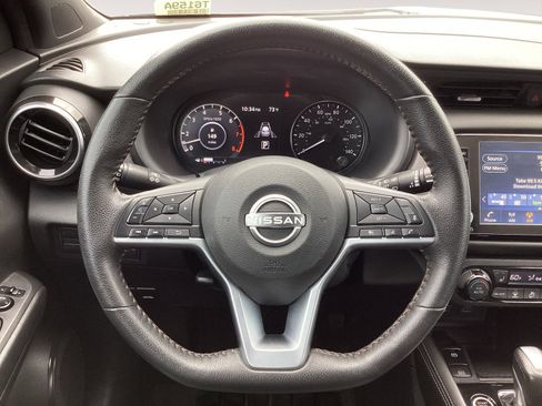 Used 2023 Nissan Kicks SR w/ SR Premium Package FWD image 15