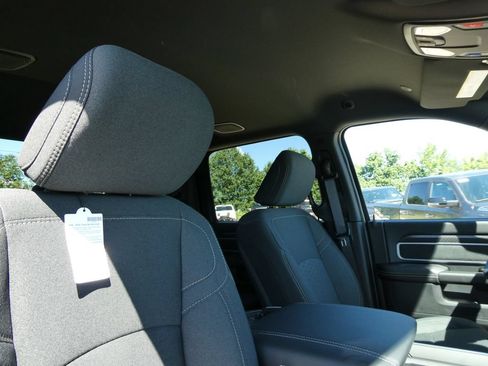 New 2026 RAM 2500 Big Horn AWD/4WD image 11