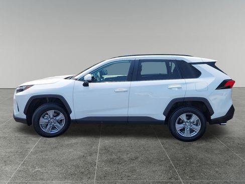 Certified 2025 Toyota RAV4 XLE AWD/4WD image 4