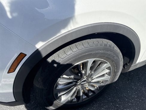 Used 2022 Lincoln Nautilus FWD w/ Premium Package image 7