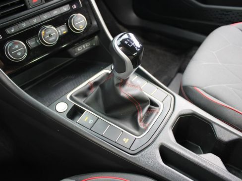 Certified 2024 Volkswagen Jetta GLI 40th Anniversary Edition image 17