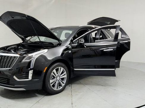 Certified 2025 Cadillac XT5 Premium Luxury w/ LPO, Floor Liner Package image 9