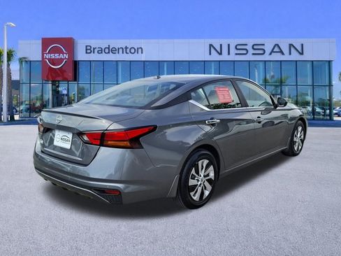 Certified 2025 Nissan Altima 2.5 S FWD image 5