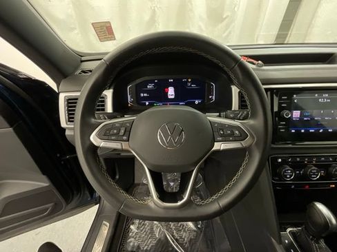 Used 2023 Volkswagen Atlas Cross Sport SE FWD image 11