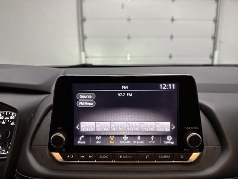 Used 2024 Nissan Rogue SV image 32