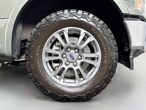 Used 2020 Ford F150 Lariat w/ Trailer Tow Package image 51