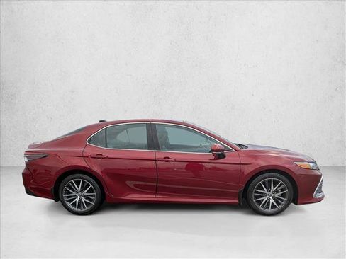 Certified 2022 Toyota Camry XLE image 4