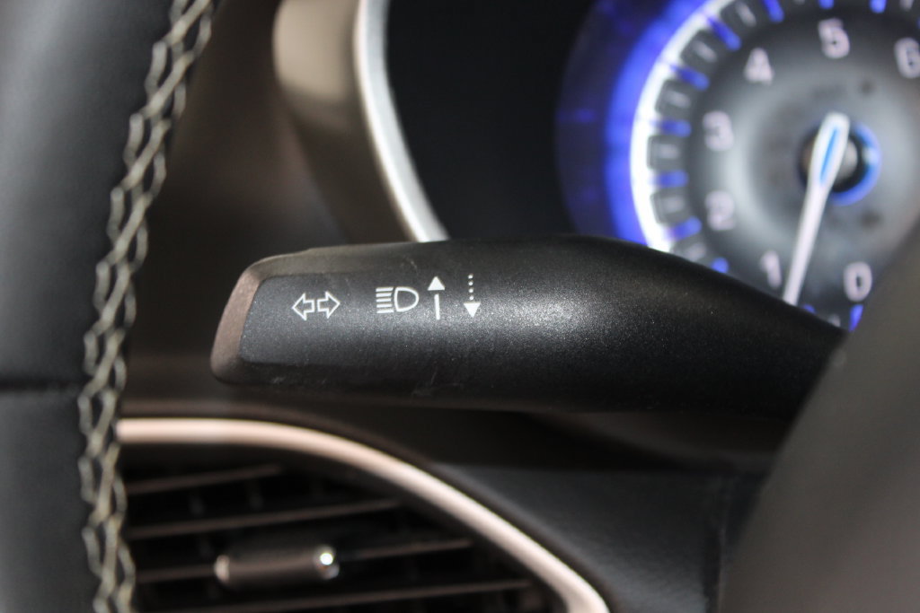 Used 2025 Chrysler Pacifica Select FWD image 38