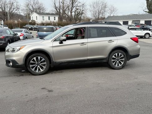 Used 2015 Subaru Outback 2.5i Limited image 2