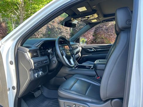 Used 2024 GMC Yukon Denali AWD/4WD image 40