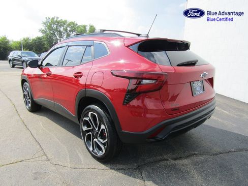 Used 2026 Chevrolet Trax RS w/ Driver Confidence Package FWD image 4
