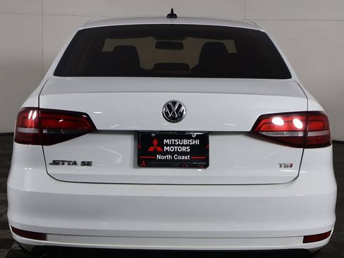 Used 2017 Volkswagen Jetta SE image 11