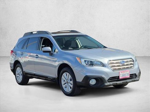 Used 2015 Subaru Outback 2.5i Premium w/ Popular Package #3 AWD/4WD image 4