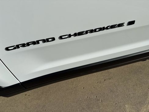 New 2025 Jeep Grand Cherokee L Limited AWD/4WD image 20