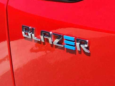 Used 2024 Chevrolet Blazer EV LT AWD/4WD image 11