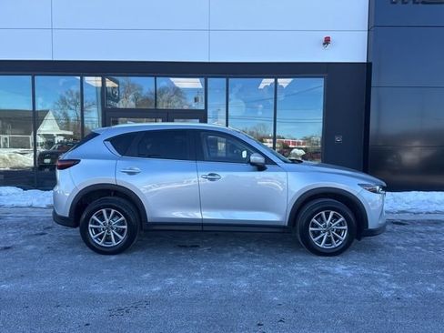 Used 2023 MAZDA CX-5 AWD 2.5 S w/ Preferred Package image 2