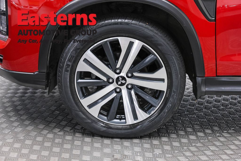 Used 2023 Mitsubishi Outlander Sport ES AWD/4WD image 32