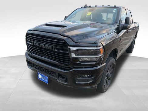 Used 2023 RAM 2500 Laramie w/ Night Edition image 4