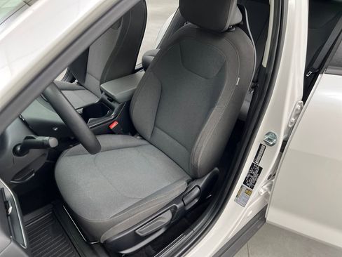 Used 2025 Kia K4 FWD image 9