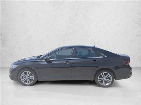 Used 2024 Volkswagen Jetta SE FWD image 10