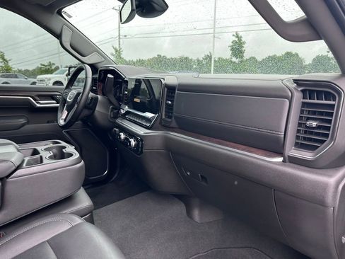Used 2025 GMC Sierra 1500 SLT AWD/4WD image 26