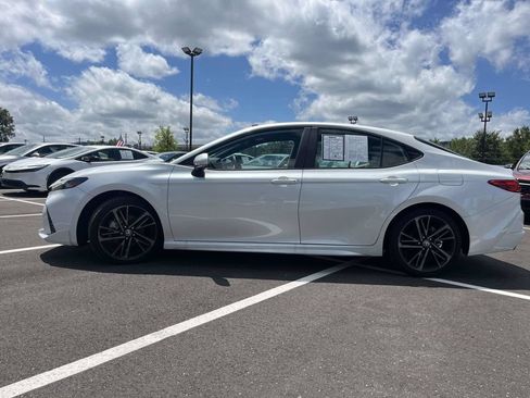 Used 2025 Toyota Camry XSE FWD image 6
