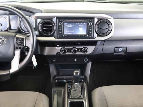 Used 2016 Toyota Tacoma SR5 RWD image 17