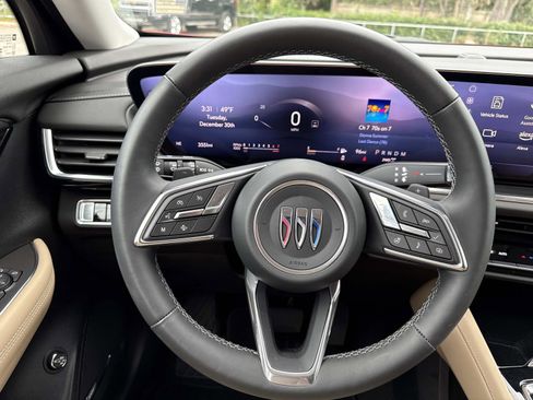 Used 2025 Buick Envision Preferred image 14