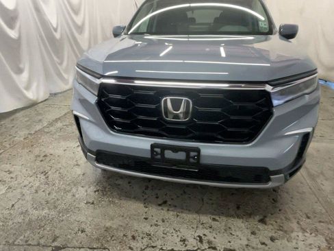 Certified 2023 Honda Pilot Touring image 14
