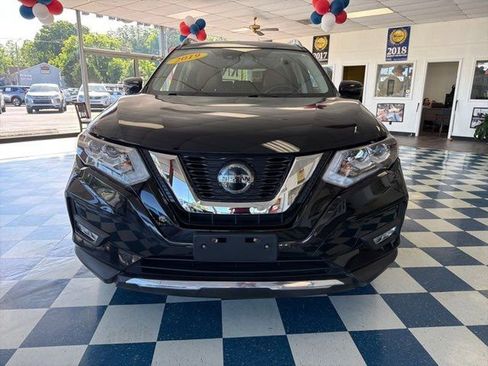 Used 2019 Nissan Rogue SL w/ Premium Package FWD image 2