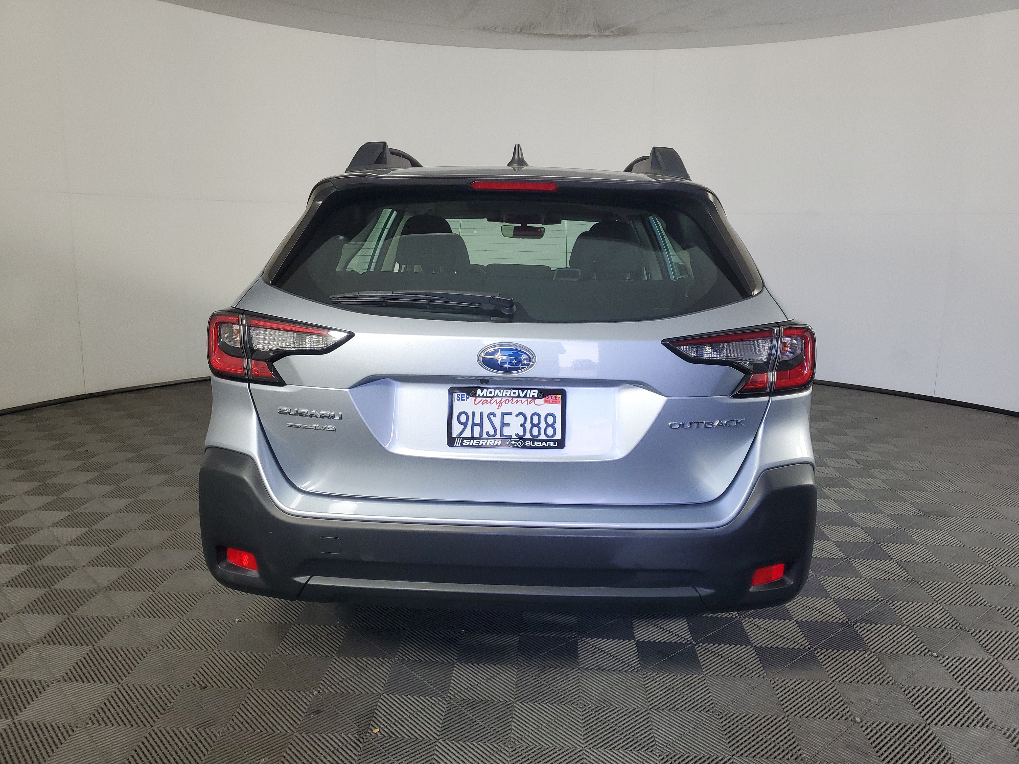 Used 2024 Subaru Outback AWD/4WD image 5