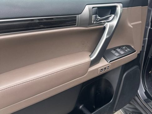 Used 2023 Lexus GX 460 Premium w/ Accessory Package AWD/4WD image 22