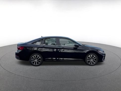 Used 2025 Volkswagen Jetta SE image 10