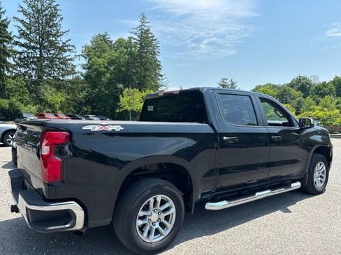 Used 2023 Chevrolet Silverado 1500 LT AWD/4WD image 4