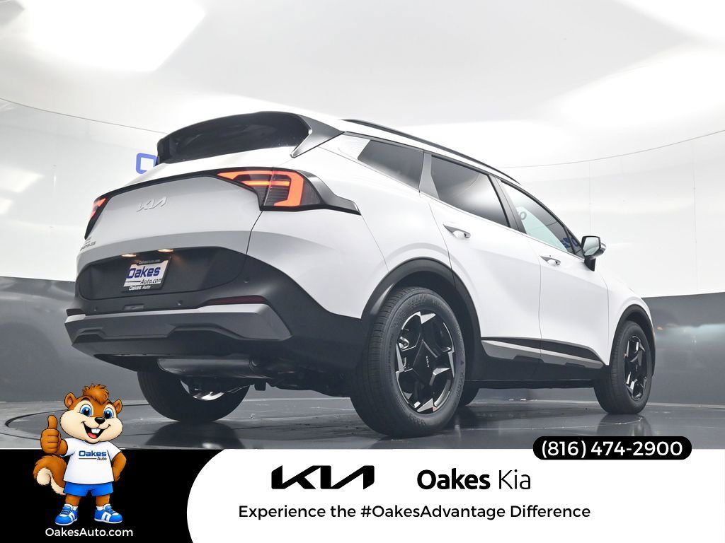 Certified 2026 Kia Sportage EX w/ EX Panorama Roof Package FWD image 44