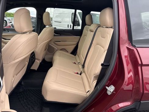 Used 2022 Jeep Grand Cherokee Limited 4xe w/ Luxury Tech Group II AWD/4WD image 14