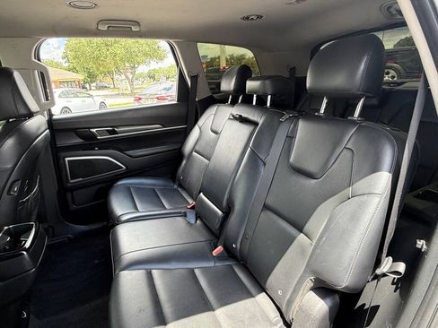 Used 2022 Kia Telluride LX FWD image 28
