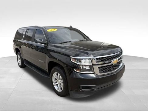 Used 2018 Chevrolet Suburban LT RWD image 8