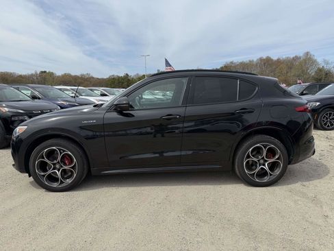 Used 2023 Alfa Romeo Stelvio Veloce AWD/4WD image 32