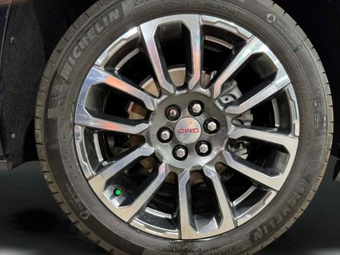 Used 2023 GMC Acadia Denali w/ Denali Technology Package AWD/4WD image 38